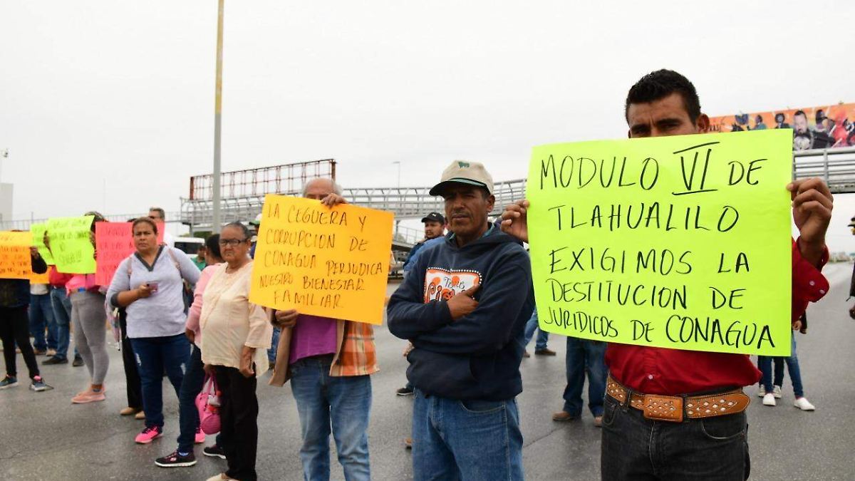 27 TRIANA5 Bloquean el Periférico; señalan corrupción en Conagua